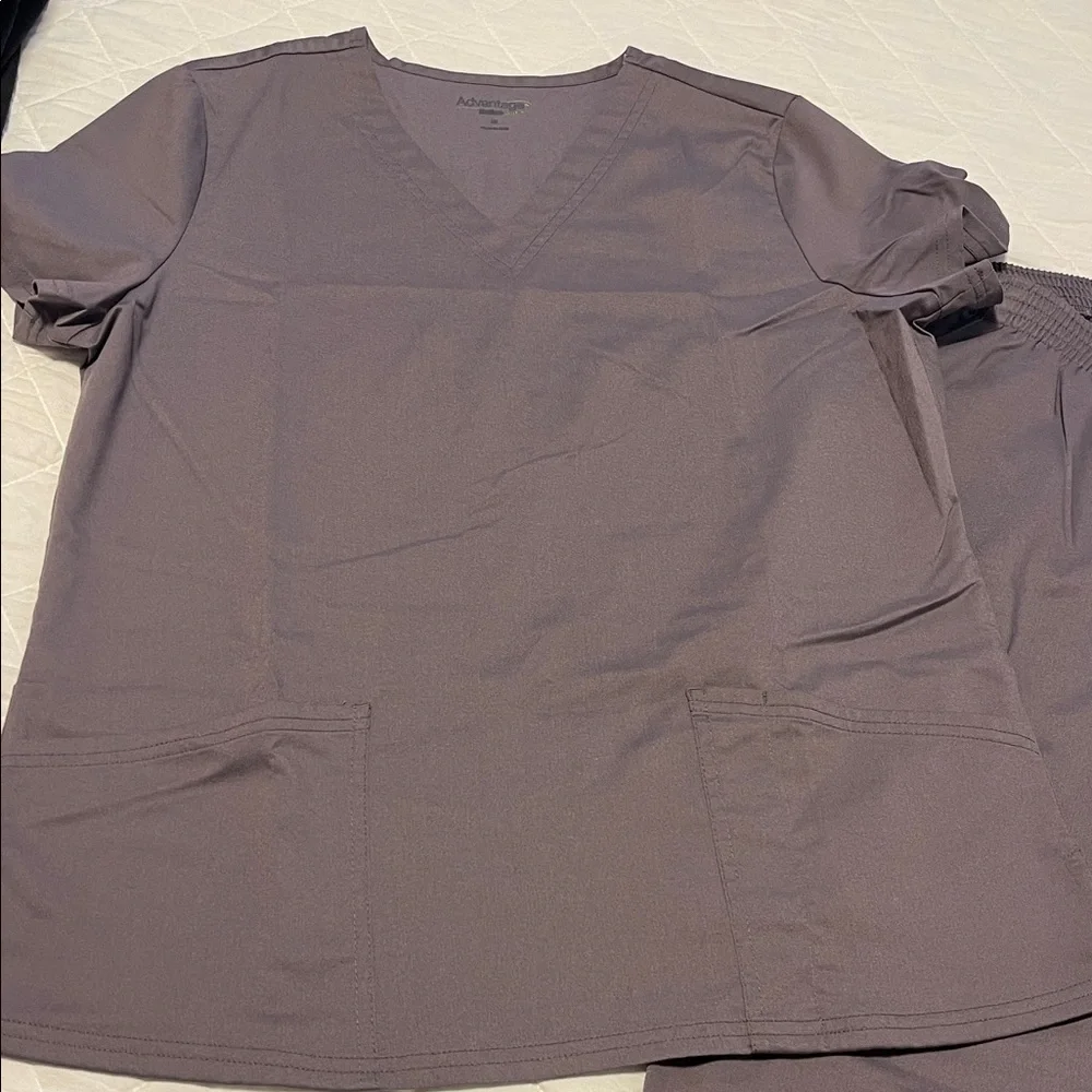 Work scrub Set - Picture 3 of 7